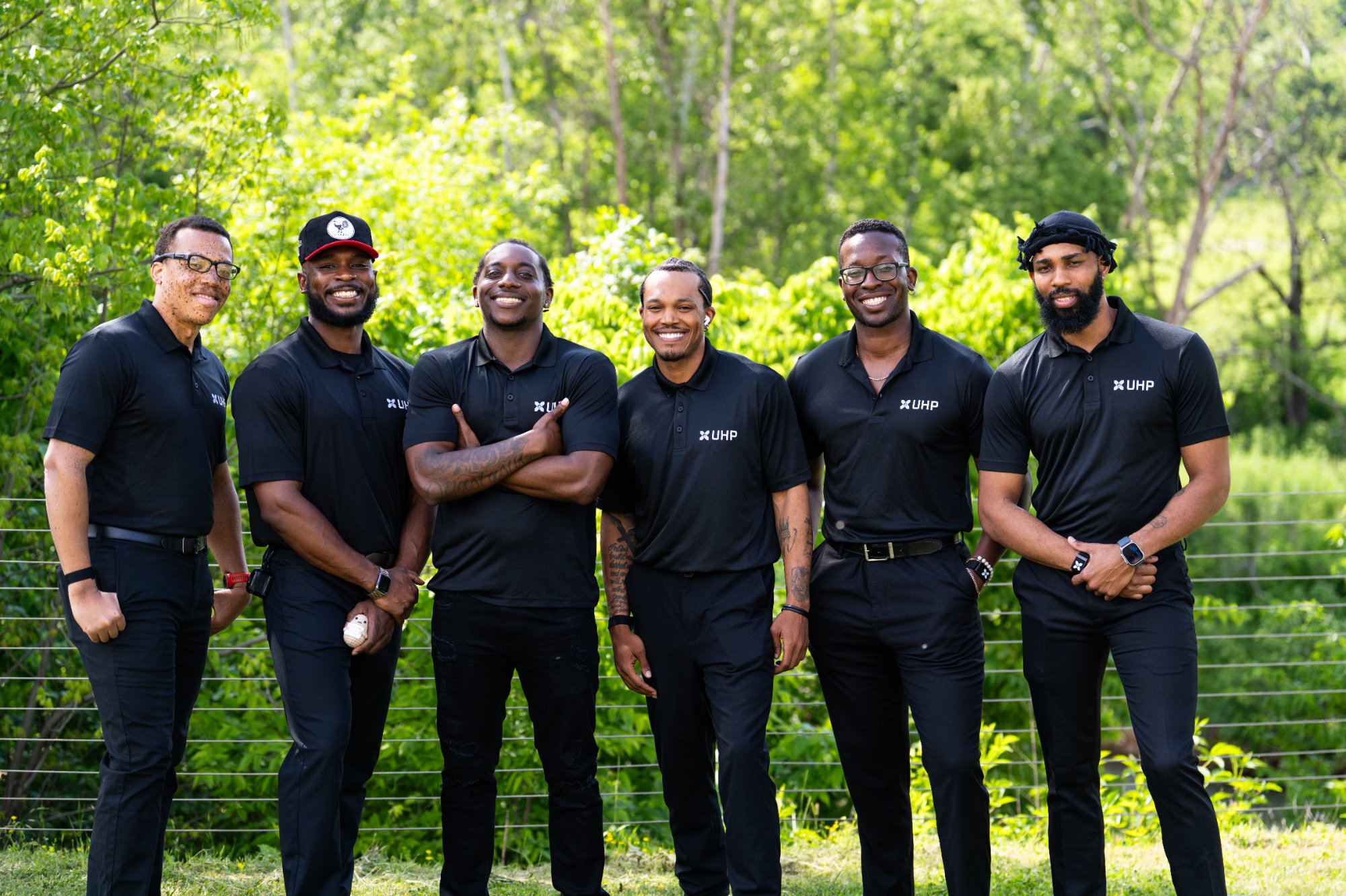 A group of UHP students together on campus